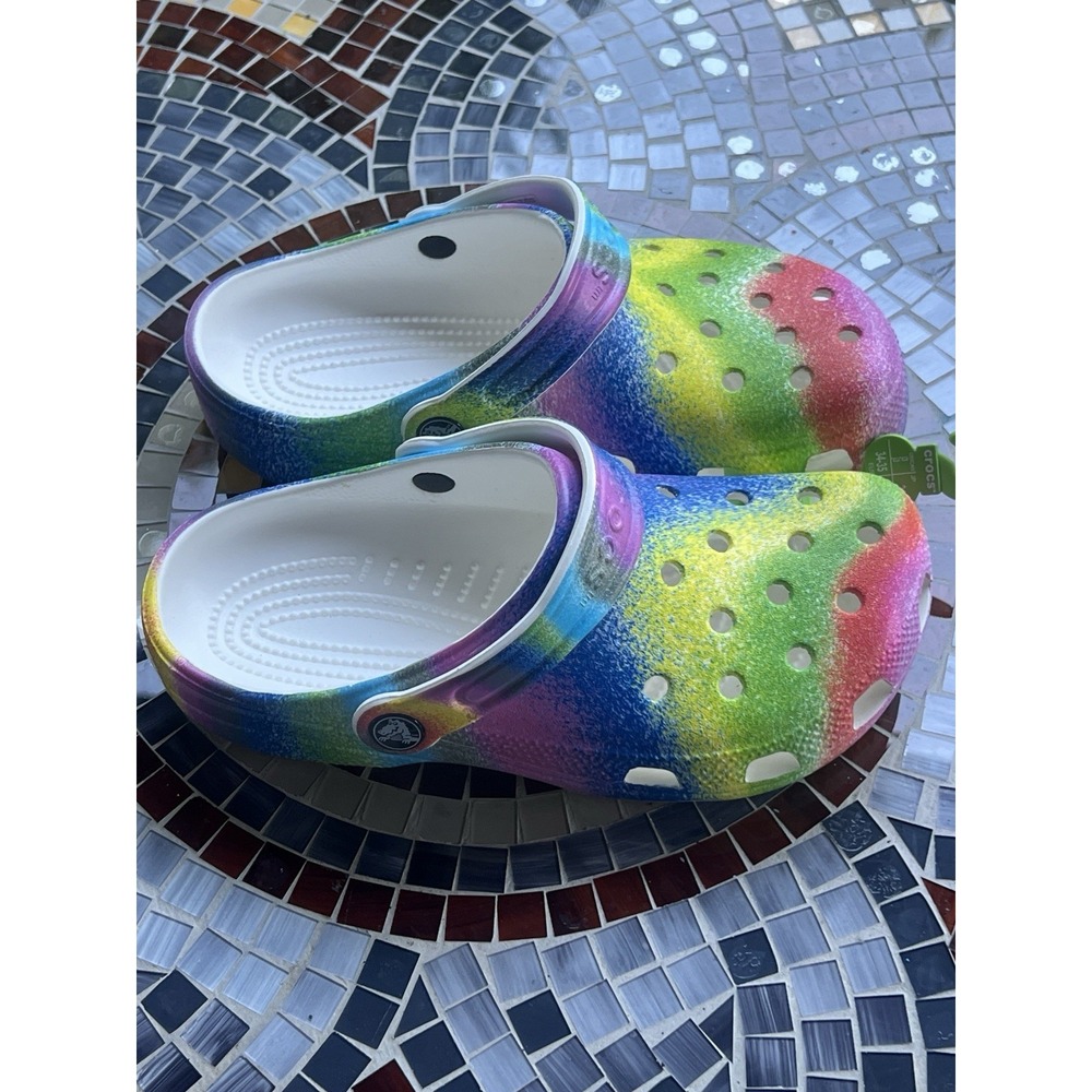 Crocs Kids Girls White Spray Dye Multi Classic Clogs US Junior 3 NWT
